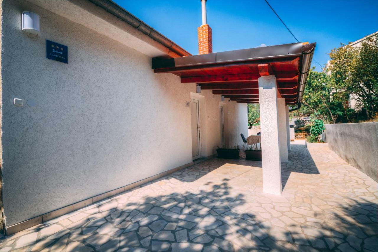 Apartments Did Ive Sibinj Krmpotski Bagian luar foto